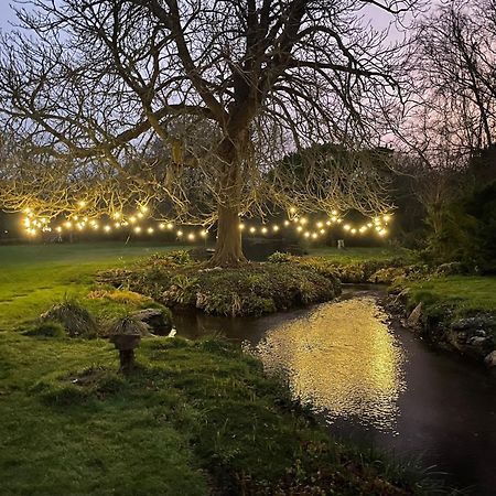 Unique & Rural Child Friendly Annexe With Large Gardens, Games & Tennis Court - Chichester Holiday Properties 외부 사진