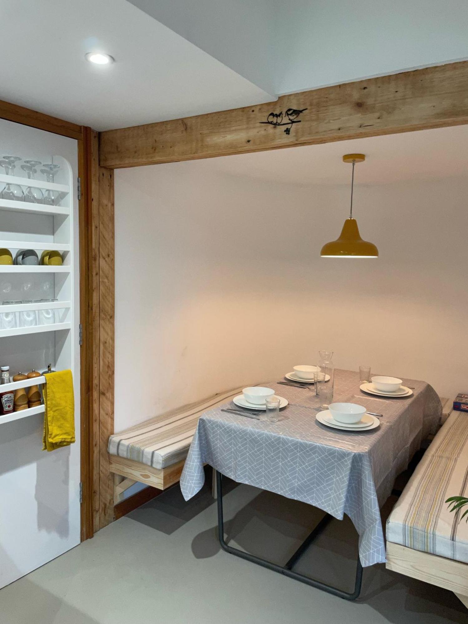 Unique & Rural Child Friendly Annexe With Large Gardens, Games & Tennis Court - Chichester Holiday Properties 외부 사진