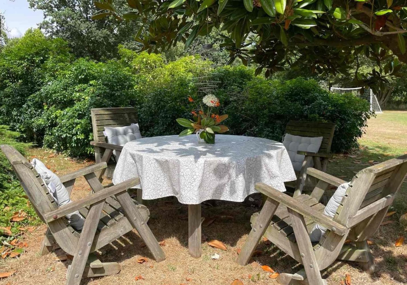 Unique & Rural Child Friendly Annexe With Large Gardens, Games & Tennis Court - Chichester Holiday Properties 외부 사진
