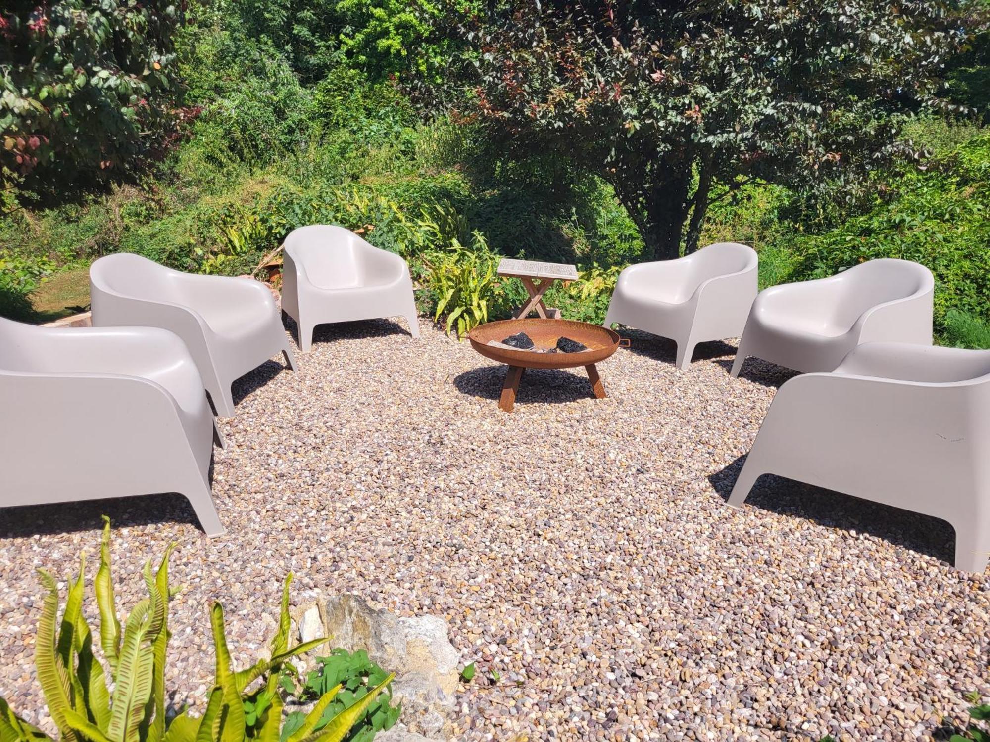 Unique & Rural Child Friendly Annexe With Large Gardens, Games & Tennis Court - Chichester Holiday Properties 외부 사진