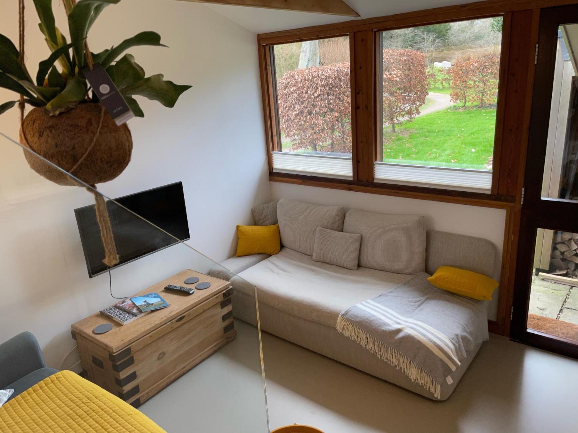 Unique & Rural Child Friendly Annexe With Large Gardens, Games & Tennis Court - Chichester Holiday Properties 외부 사진