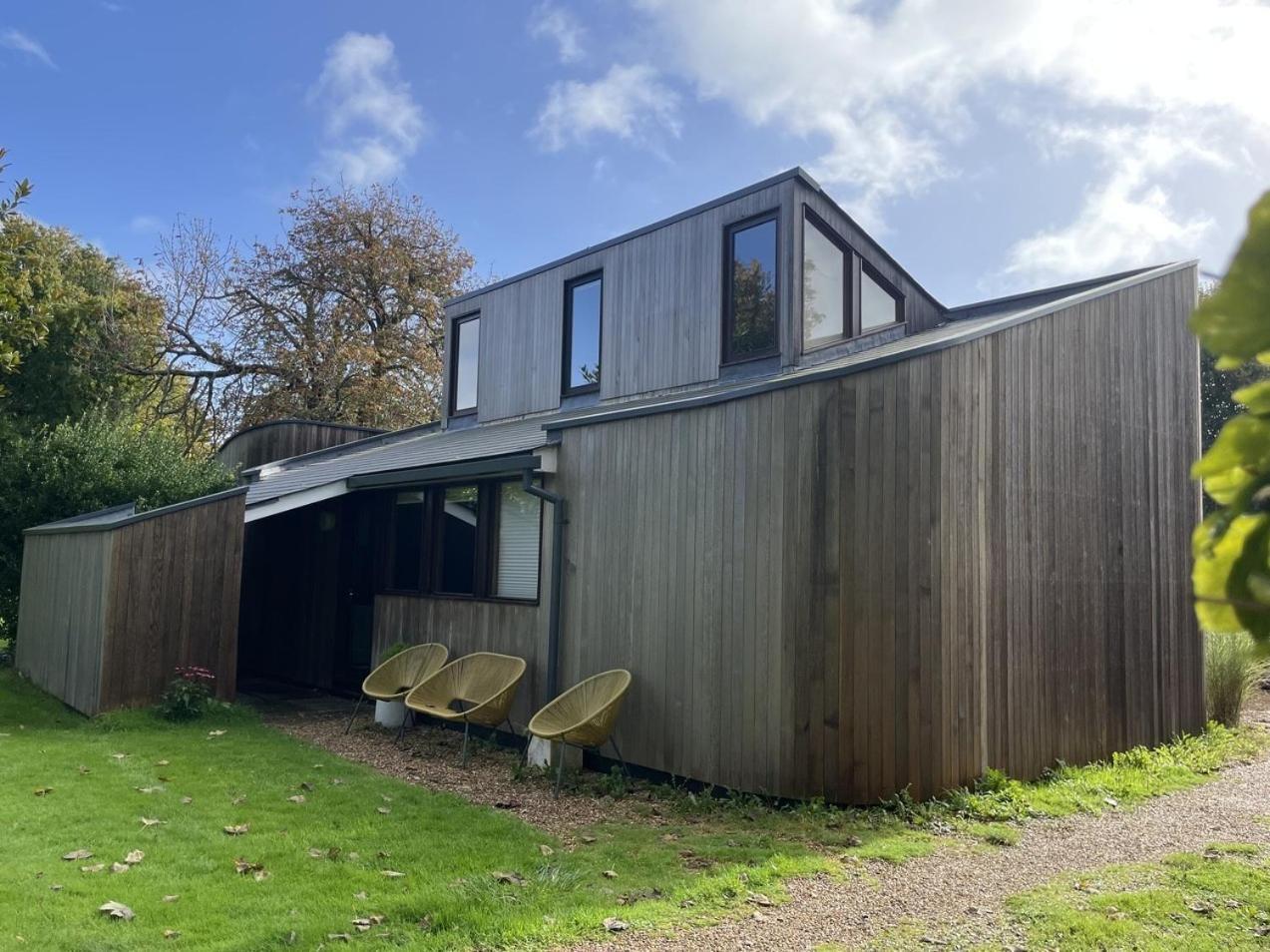 Unique & Rural Child Friendly Annexe With Large Gardens, Games & Tennis Court - Chichester Holiday Properties 외부 사진