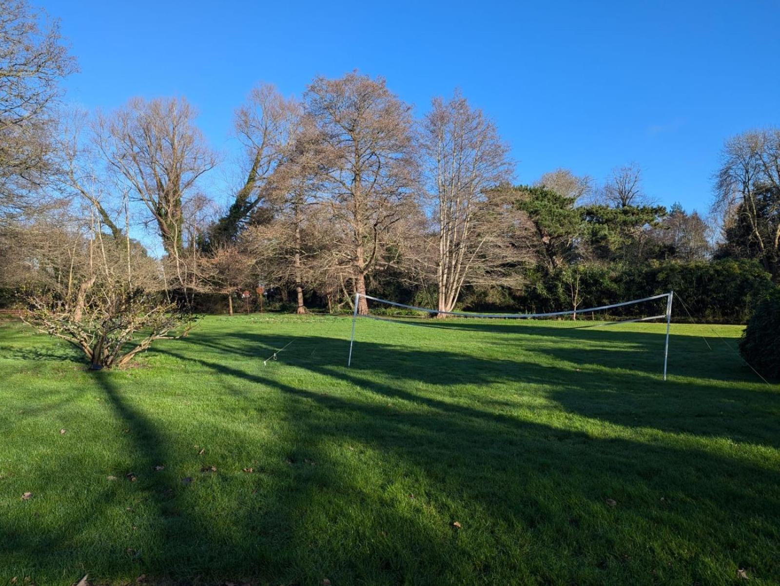 Unique & Rural Child Friendly Annexe With Large Gardens, Games & Tennis Court - Chichester Holiday Properties 외부 사진