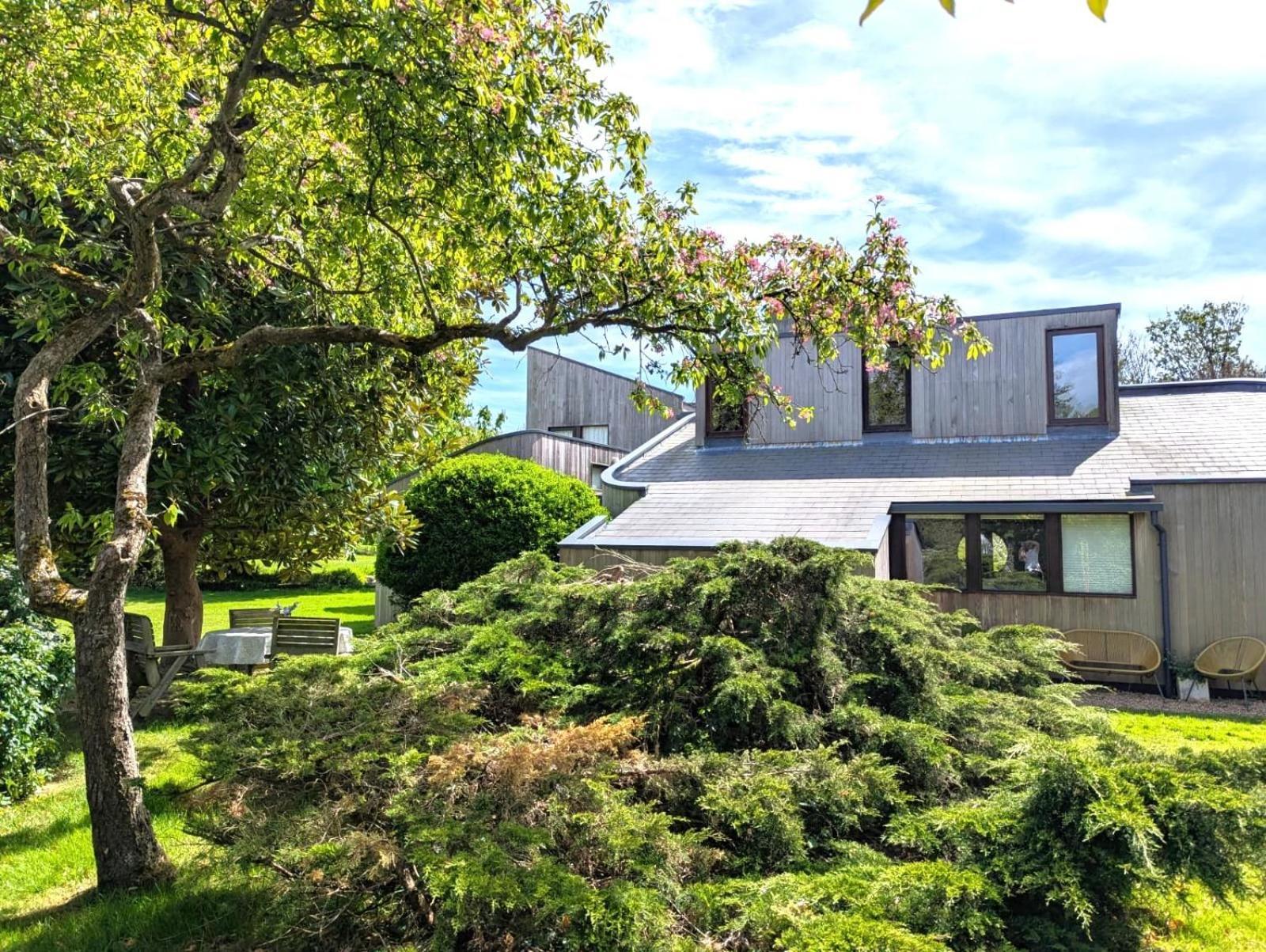 Unique & Rural Child Friendly Annexe With Large Gardens, Games & Tennis Court - Chichester Holiday Properties 외부 사진