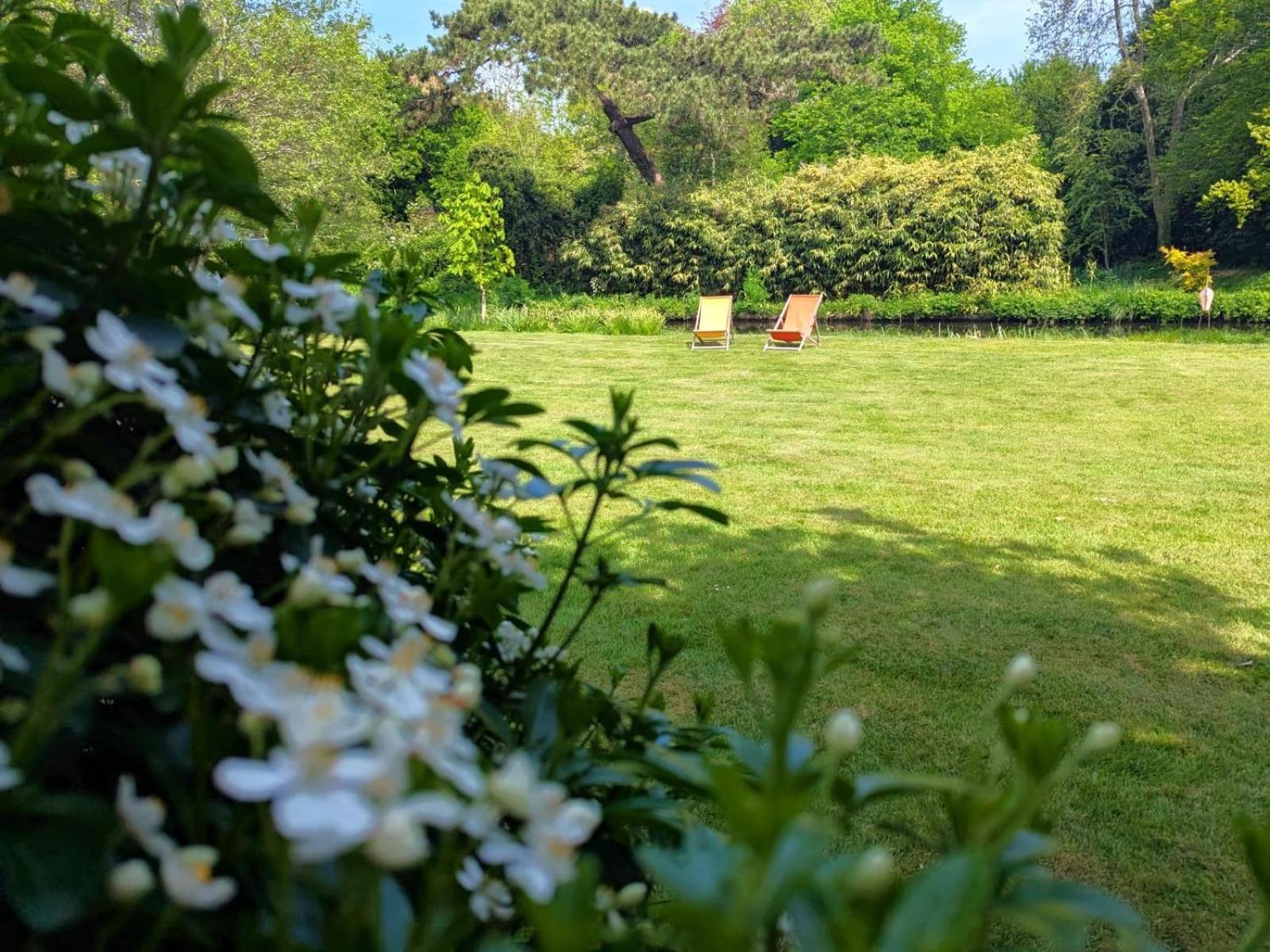Unique & Rural Child Friendly Annexe With Large Gardens, Games & Tennis Court - Chichester Holiday Properties 외부 사진