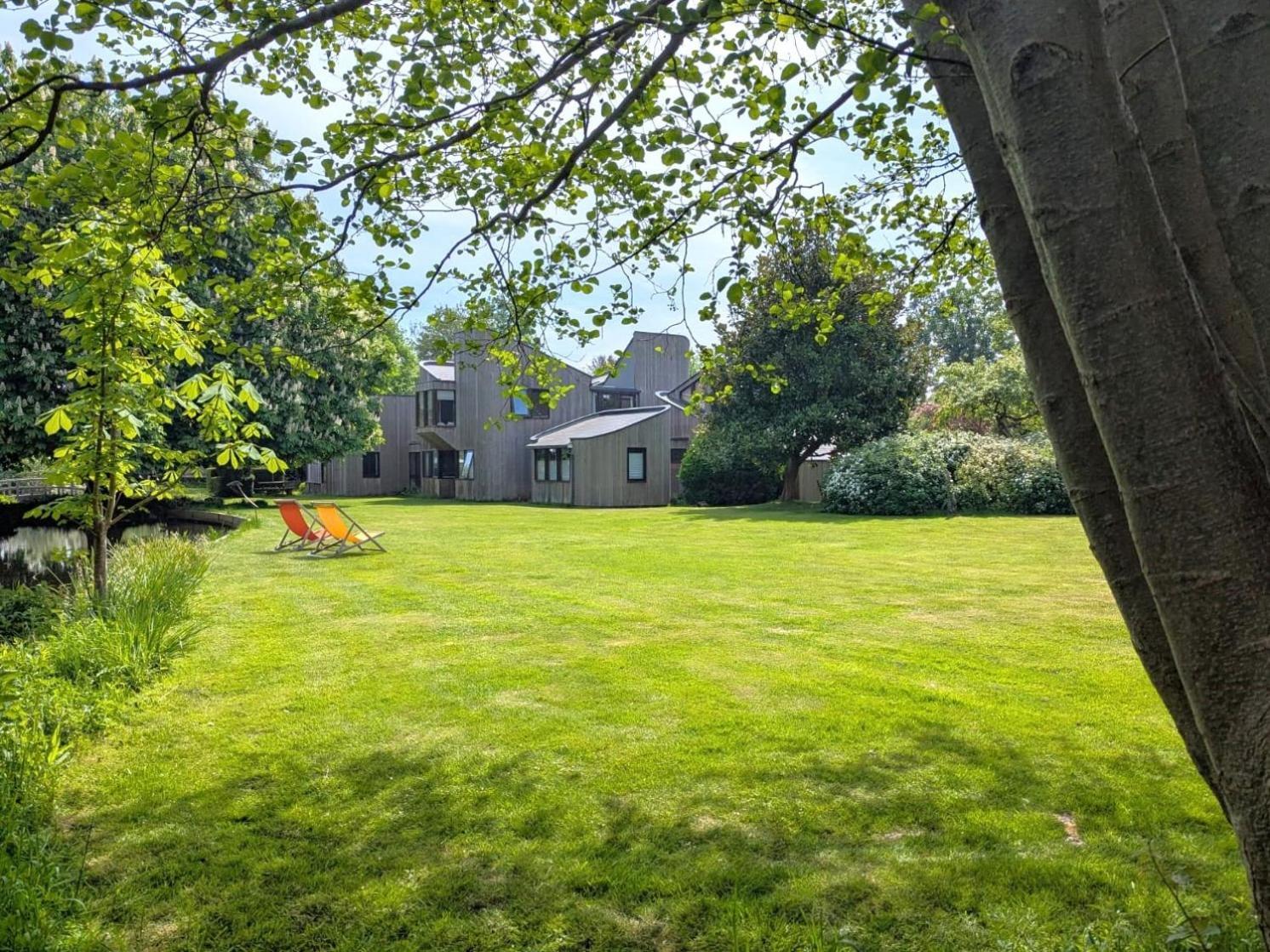 Unique & Rural Child Friendly Annexe With Large Gardens, Games & Tennis Court - Chichester Holiday Properties 외부 사진